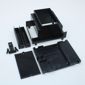 Фото 1/2 D4MG-BK, (71x90.2x57.5мм), Пластиковый корпус на DIN рейку, черный