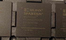 XC2S100E-7FT256C, FPGA Spartan-IIE Family 100K Gates 2700 Cells 400MHz 0.15um Technology 1.8V 256Pin FTBGA