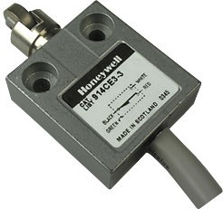 914CE3-3, Выключатель концевой 5А 240В роликовый плунжер SPDT IP68 0.9м каб