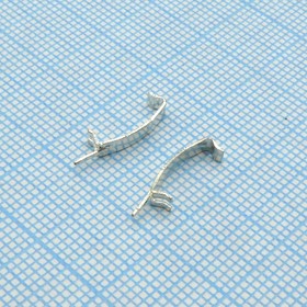 Фото 1/2 RM6 clip, (пара), Скоба для сердечника RM6 10.9x2.6 мм с хвостиком комплект 2шт