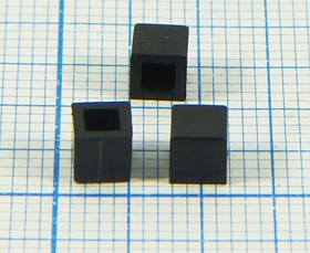 Колпачок-толкатель тактовых кнопок 2.4x2.4 мм, 4x4x4 мм, пластик, черный; №1881 b колпачок-толкатель 2,4x2,4\4x4x4\пл\чер\\