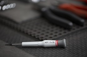 Фото 1/7 AEF.1.5X35, Slotted Precision Screwdriver, 1.5 mm Tip, 35 mm Blade, 117 mm Overall