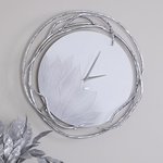 Интерьерные настенные часы Арт белого цвета с декоративными коваными элементами ...