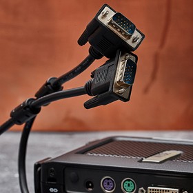 Фото 1/4 17-5503-6, Шнур VGA - VGA с ферритами, 1,8м, черный