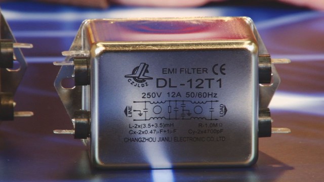 Вч помехи. EMI Filter DL-12t1. Фильтр сетевых помех 220в. Фильтр сетевой DL-20t1. Фильтр 220 вольт от помех.