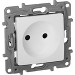 672234, 1-seater socket without grounding with protective shutters 16A white ETIKA