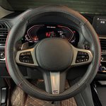 Оплетка на руль (M 38 см нат. кожа) черная с перфорацией с красными линиями ...