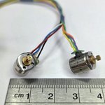 Пара шаговых микродвигателей 8x9.5мм со шкивом (DC: 3-5Вольт, 2 фазы ...
