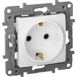 672222, 1-seater socket with earthing with protective shutters 16A white ETIKA
